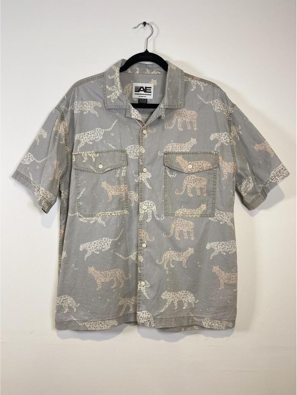 American Eagle Stretch Short Sleeve Button-Up Shirt with Leopard Print Size M
